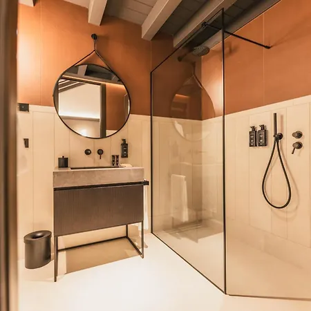 Lenel Boutique - La Inn Brescia
